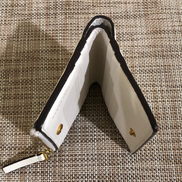 Tory Burch Cream Wallet - Picture 8 of 11